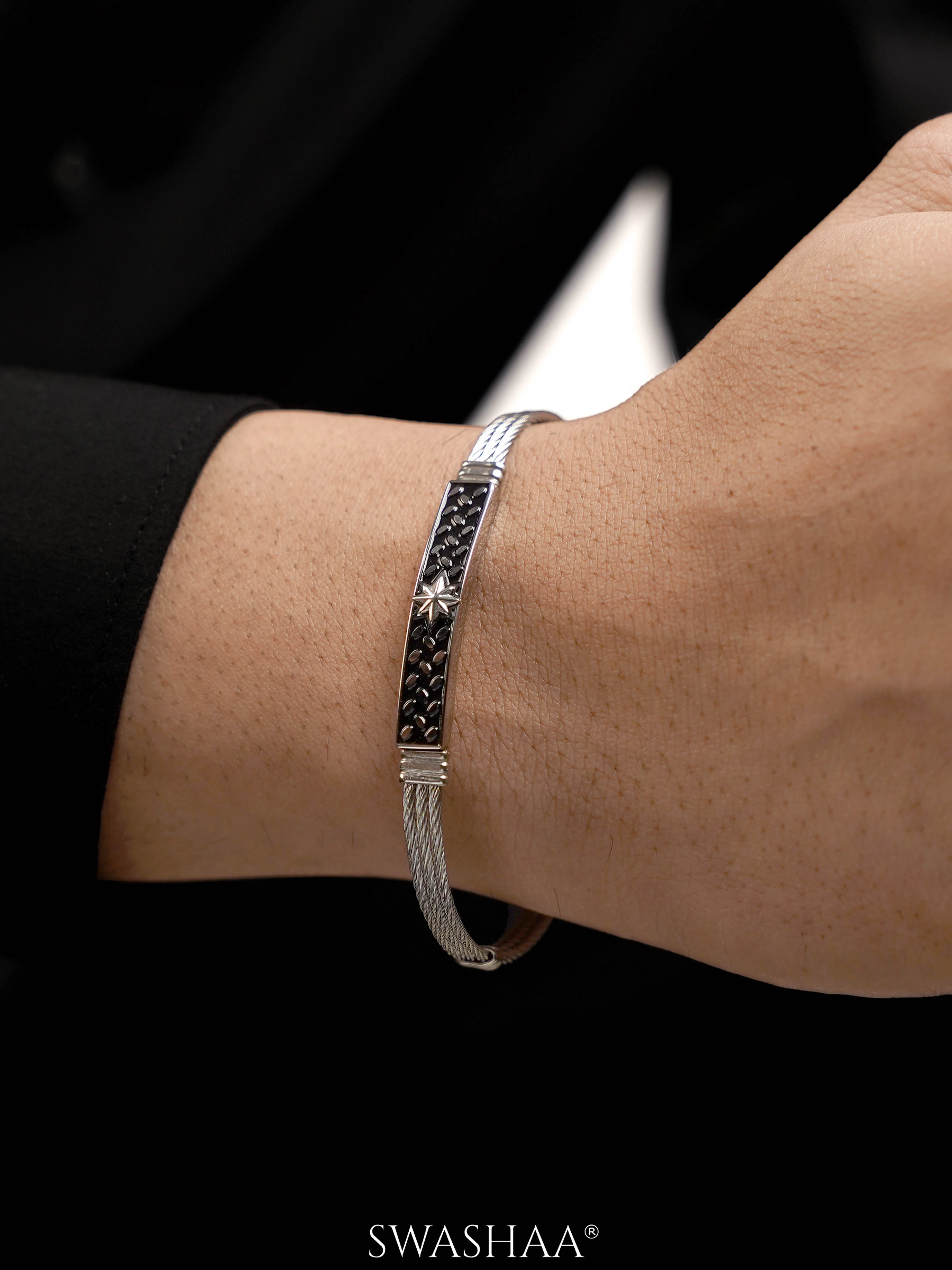 Conan Wired Men's Bracelet - Image 4