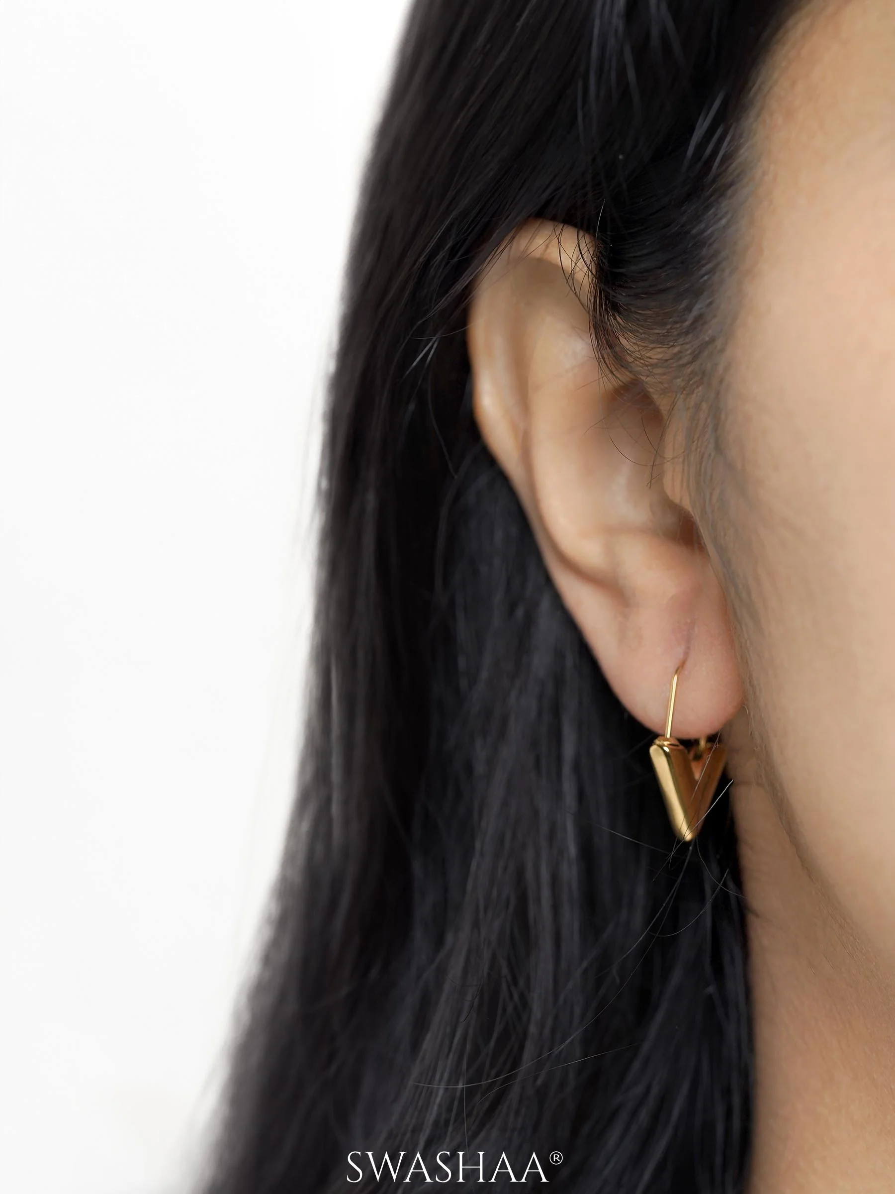 Svara V-Drop Women's Hoop Earrings - Image 4